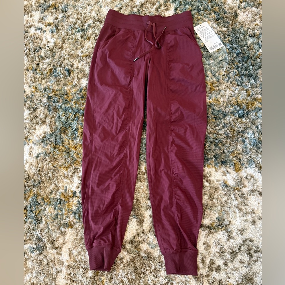 Lululemon Dance Studio Mid-Rise Jogger
Red Merlot - Picture 2 of 6